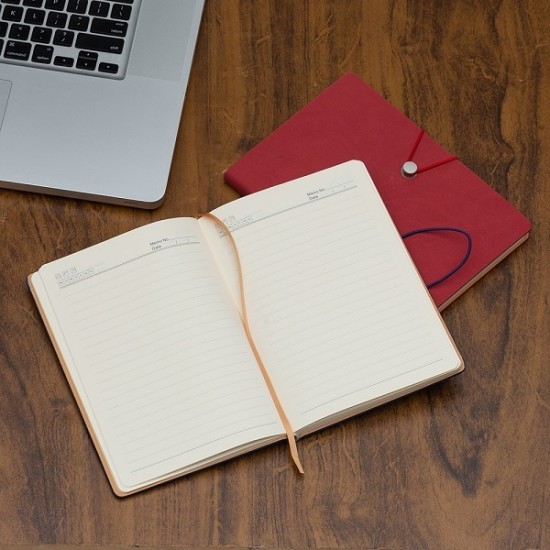 Caderneta Tipo Moleskine com Fecho Personalizada