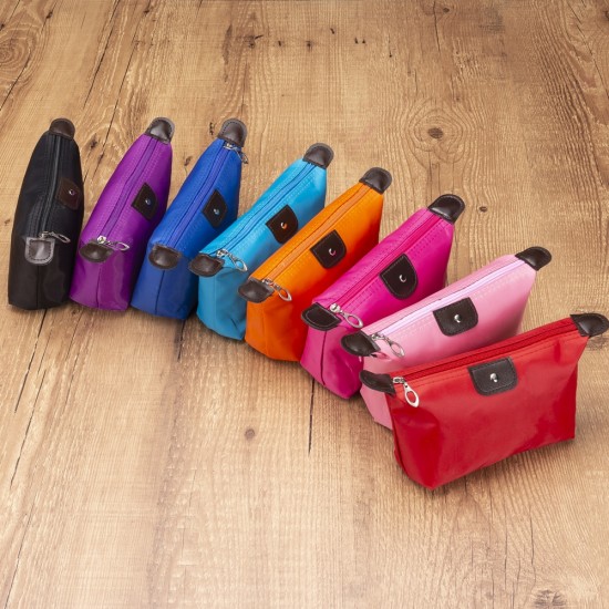 Necessaire de Nylon com Detalhes em Couro Sintético Personalizada