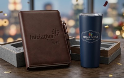 O Fechamento de Ouro: Como Brindes Personalizados de Alto Padrão no Fim de Ano Consolidam Alianças e Blindam o Faturamento B2B para o Próximo Ciclo